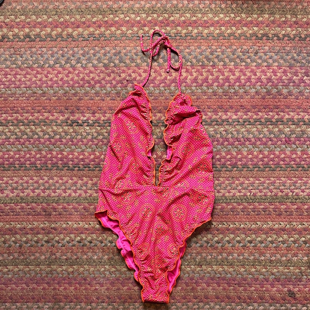 NWOT MAPALE PINK RUCHED HIGH CUT HALTER CHEEKY ONE PIECE SWIMSUIT